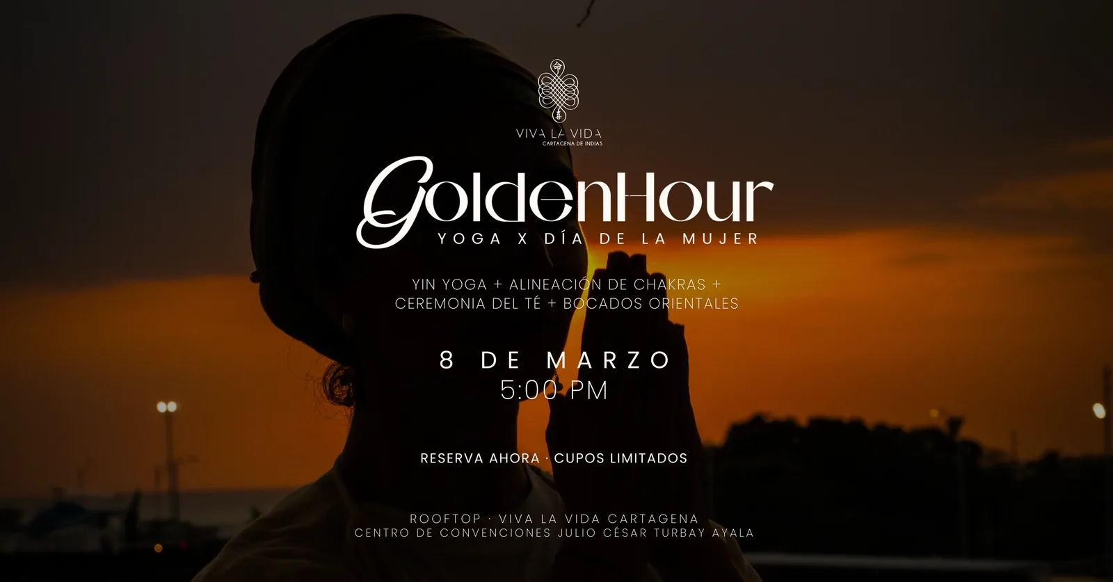 Golden Hour Yoga en Viva La Vida Cartagena rooftop